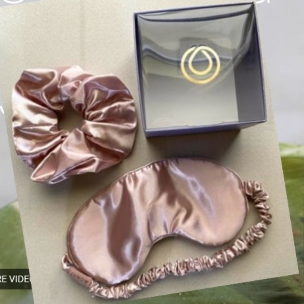 💜Satin Scrunchie and Eye Mask Set New